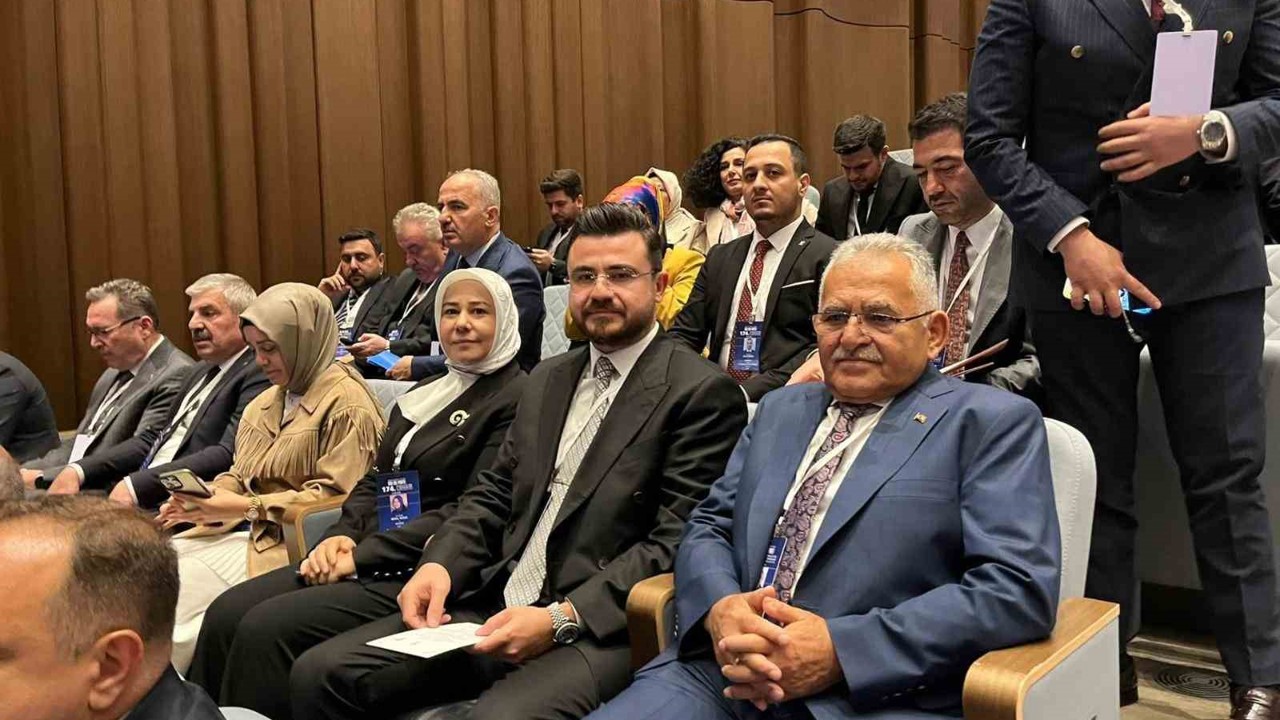 İl Başkanı Okandan, Genişletilmiş İl Başkanları Toplantısı’na katıldı
