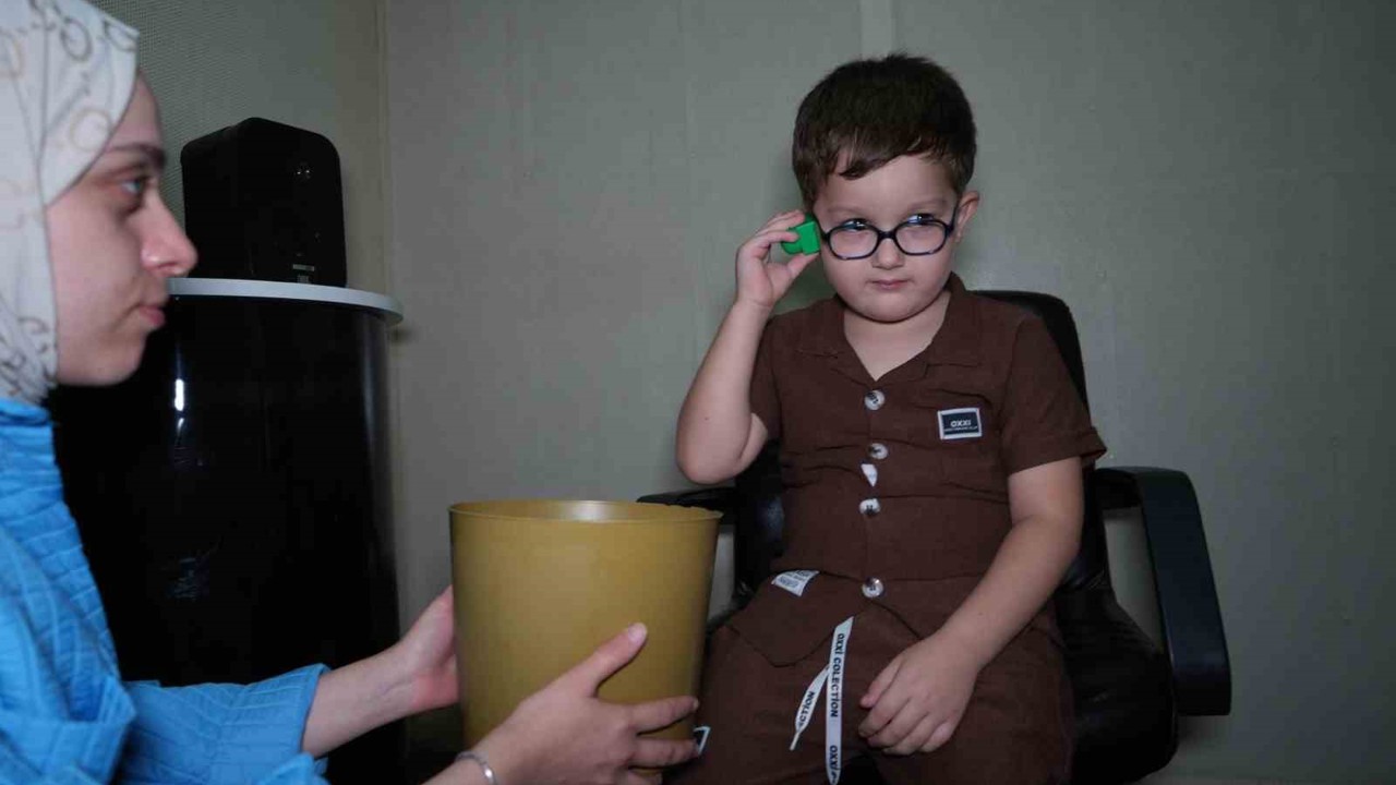 Kulaklık kullanırken dikkat: "Yüksek sesli müzik ve uzun maruziyetten uzak durmalı, etkileri geri dönüşümsüz olarak ortaya çıkıyor"
