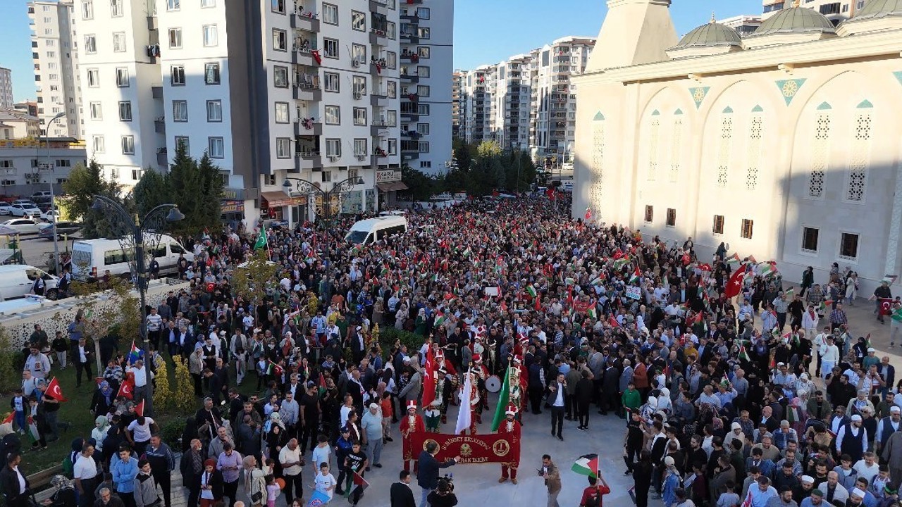 Gaziantep’te binlerce kişi Filistin’e destek yürüyüşüne katıldı

