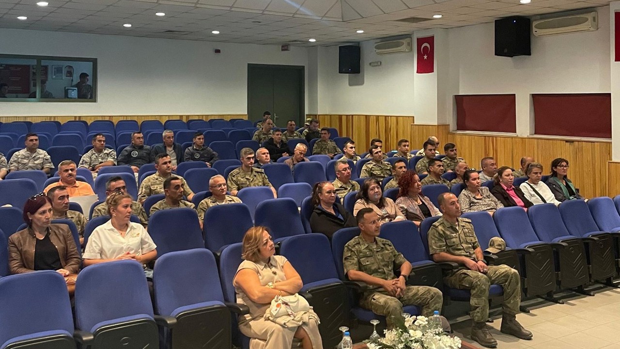 Polis uyuşturucu ile mücadele eğitimlerine devam ediyor
