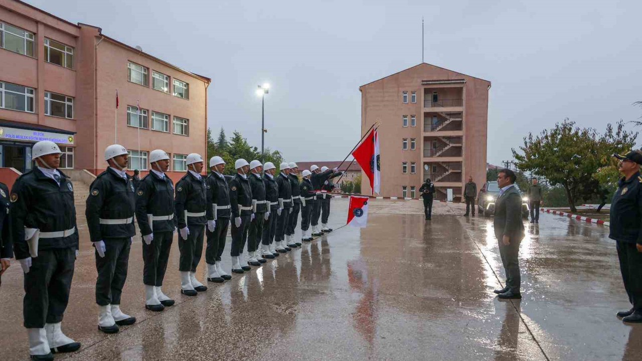 Vali Sözer, POMEM öğrencileriyle bir araya geldi
