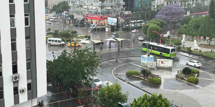 Adana’da 'kırkikindi' yağmuru etkili oldu