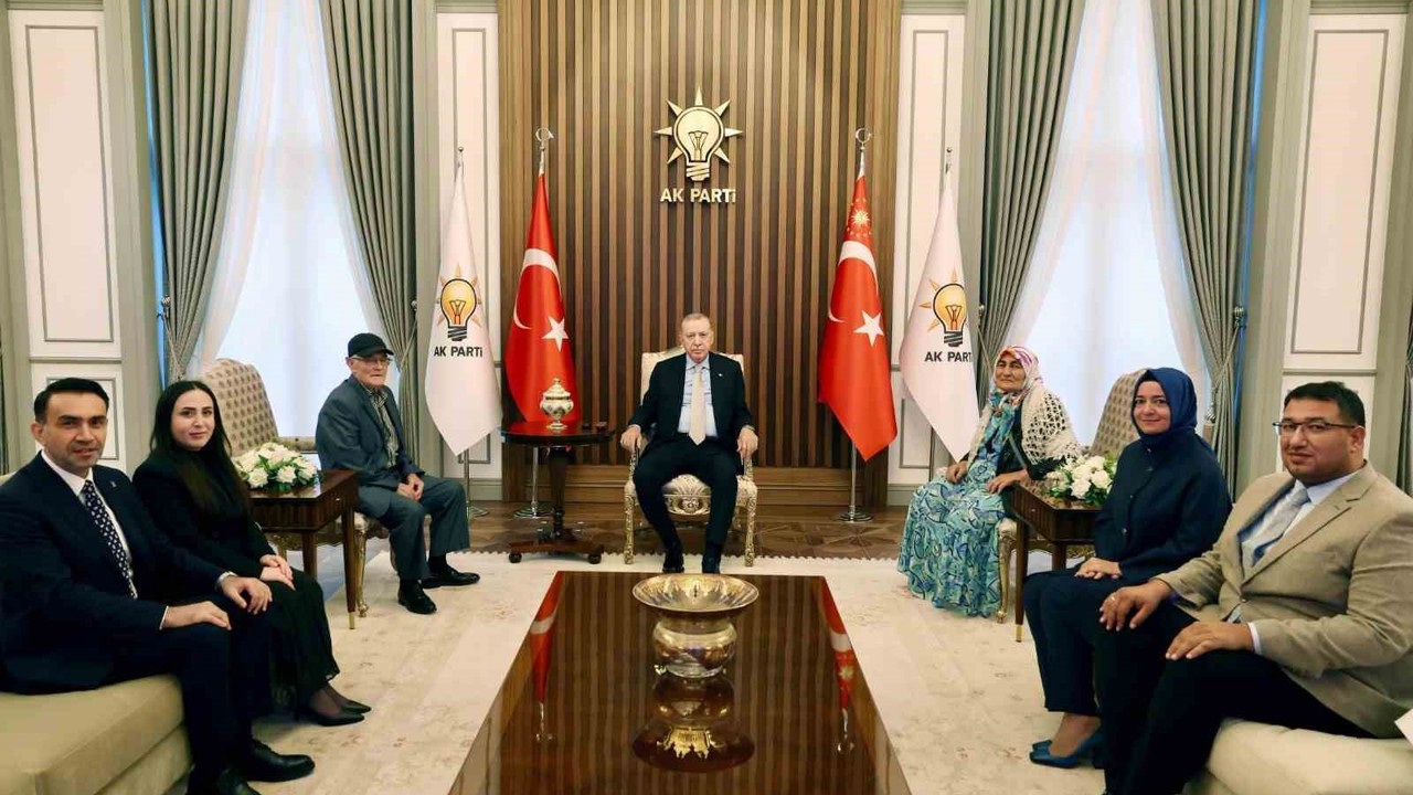 Cumhurbaşkanı Erdoğan, Mersinli şehit ailesini kabul etti
