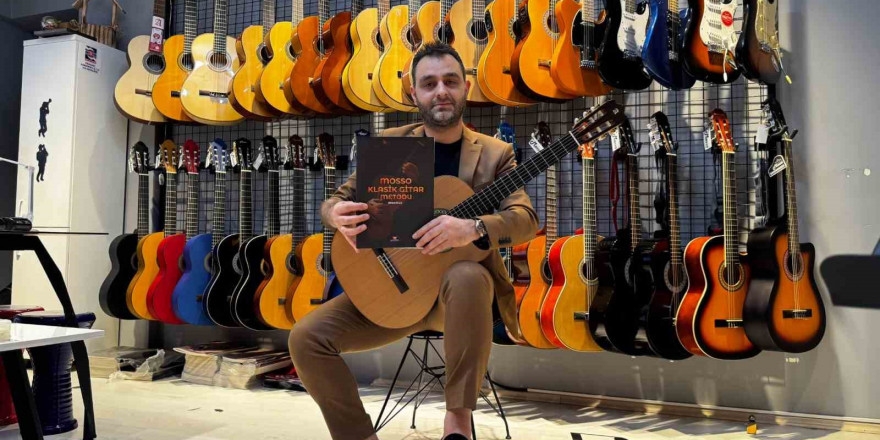 Ahmet Kılıç 'Klasik Gitar Metodu'nu yayınladı