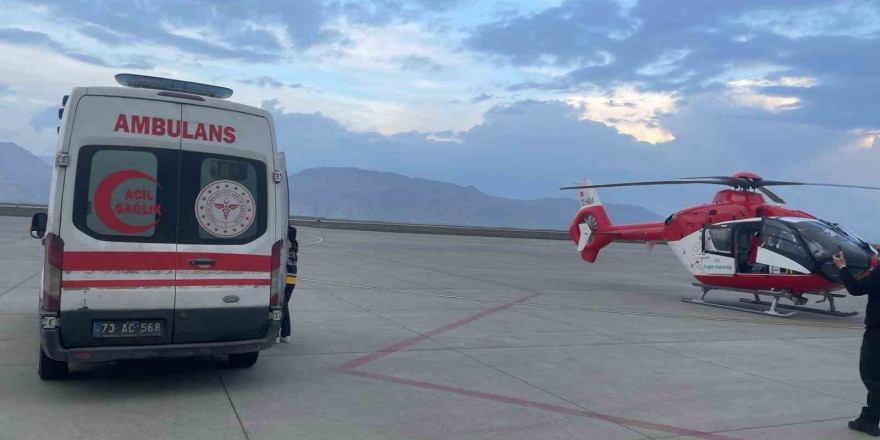 Ambulans helikopter 2,5 aylık bebek için havalandı