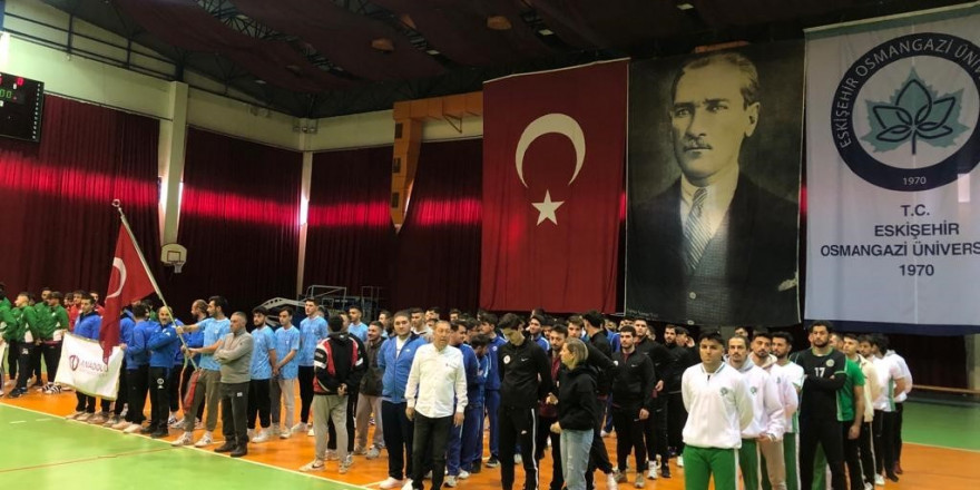 Anadolu Üniversitesi Erkek Futbol Takımı üst tur için mücadele edecek