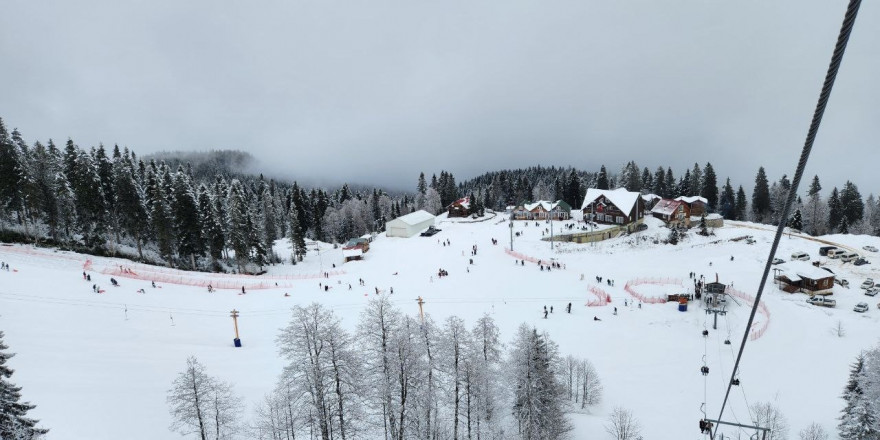 Artvin Atabarı Kayak Merkezinin eşsiz kar manzarası havadan görüntülendi
