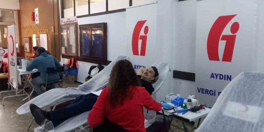 Aydın’da vergi ödemeye gelenler kan bağışı yapıyor