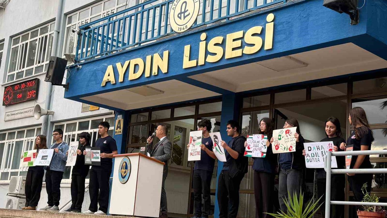 Liseli gençler Gazze’deki zulme dikkat çekti
