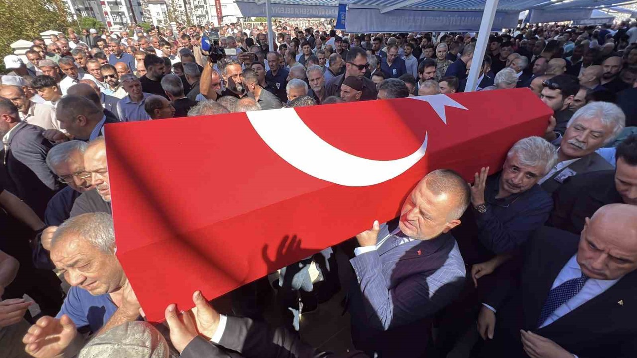 BBP kurucularından Ökkeş Şendiller son yolculuğuna uğurlandı
