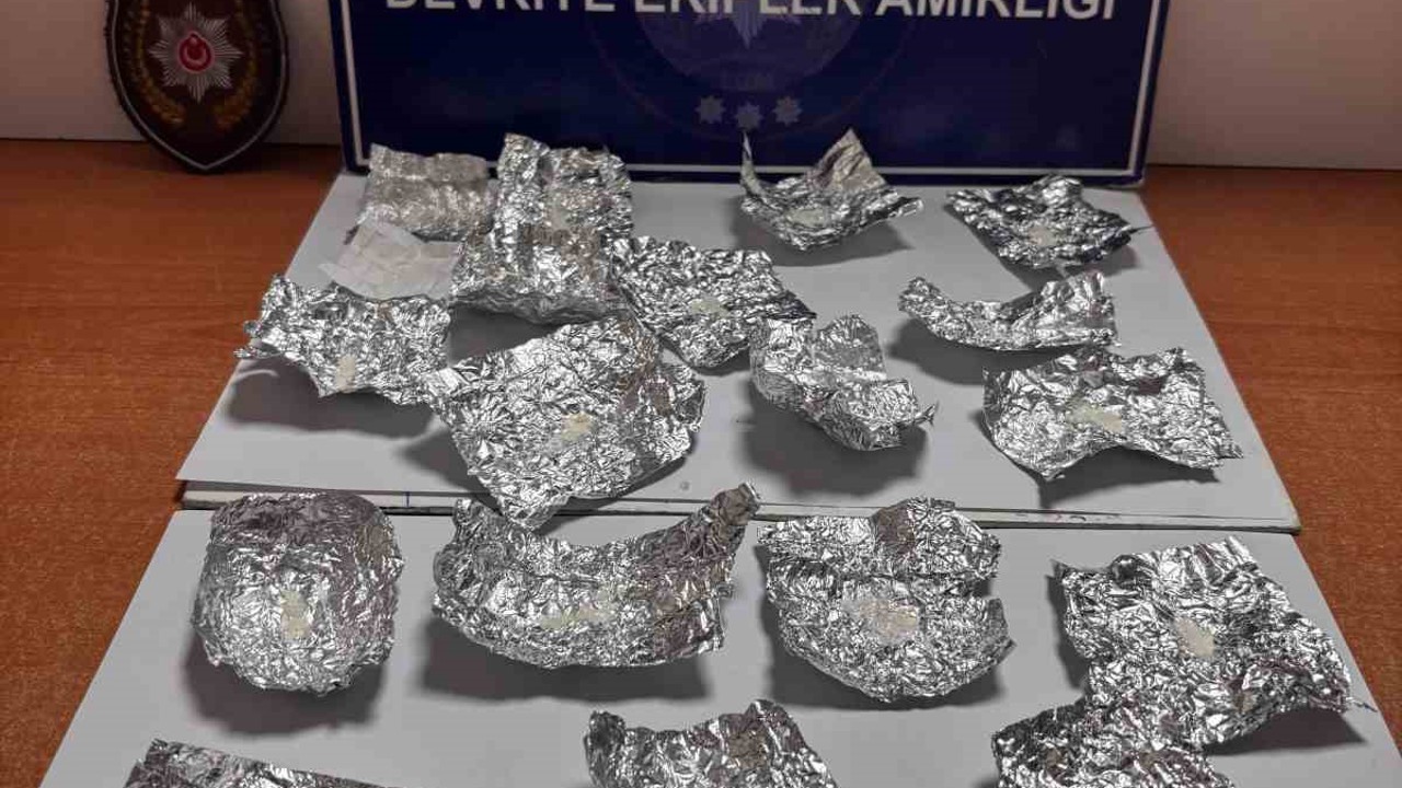 Keşan’da uyuşturucu ile yakalanan 2 şüpheli gözaltına alındı
