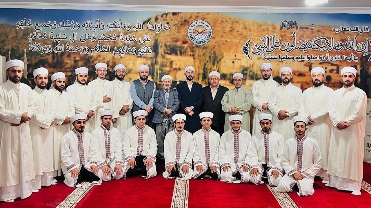 Siirt’te 21 kişi ilmi ve hafızlık icazeti aldı
