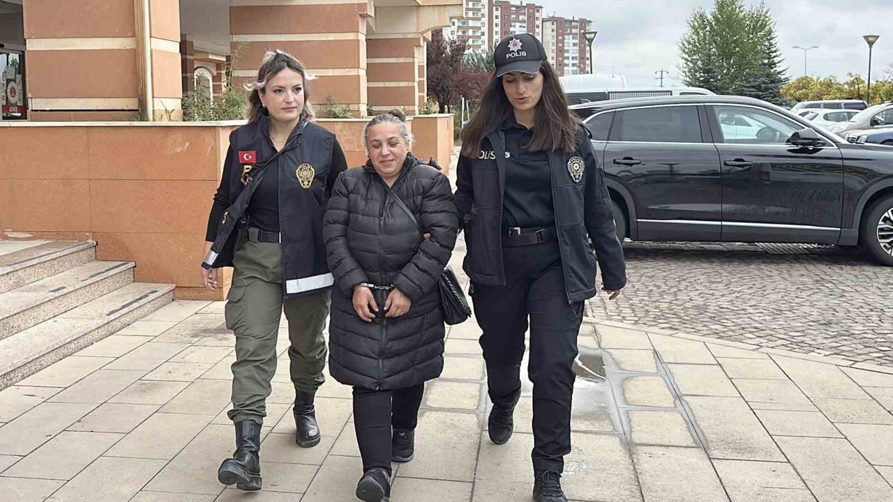 Bir gün boyunca evde yalnız bıraktığı bebeğinin ölümüne sebep olan kadına 22 yıl hapis cezası
