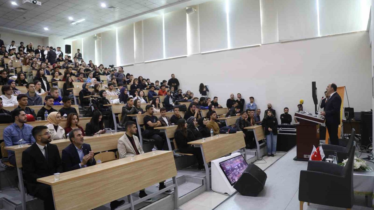Başkan Altay gençleri boykot konusunda duyarlı olmaya çağırdı
