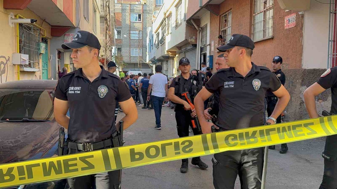 Gaziantep’te dehşet: Boşanma aşamasındaki eşini öldürüp intihar etti
