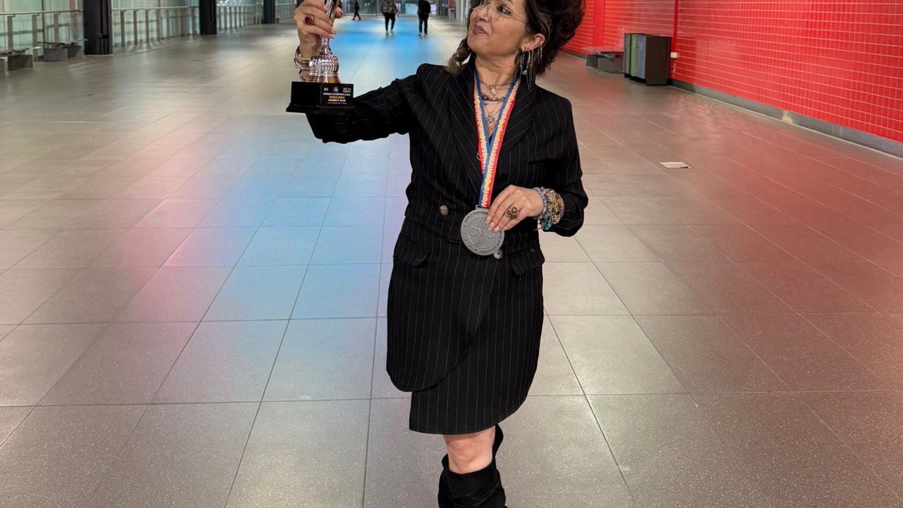 Acıpayamlı kadın kuaför İngiltere’de Dünya 2.’si oldu
