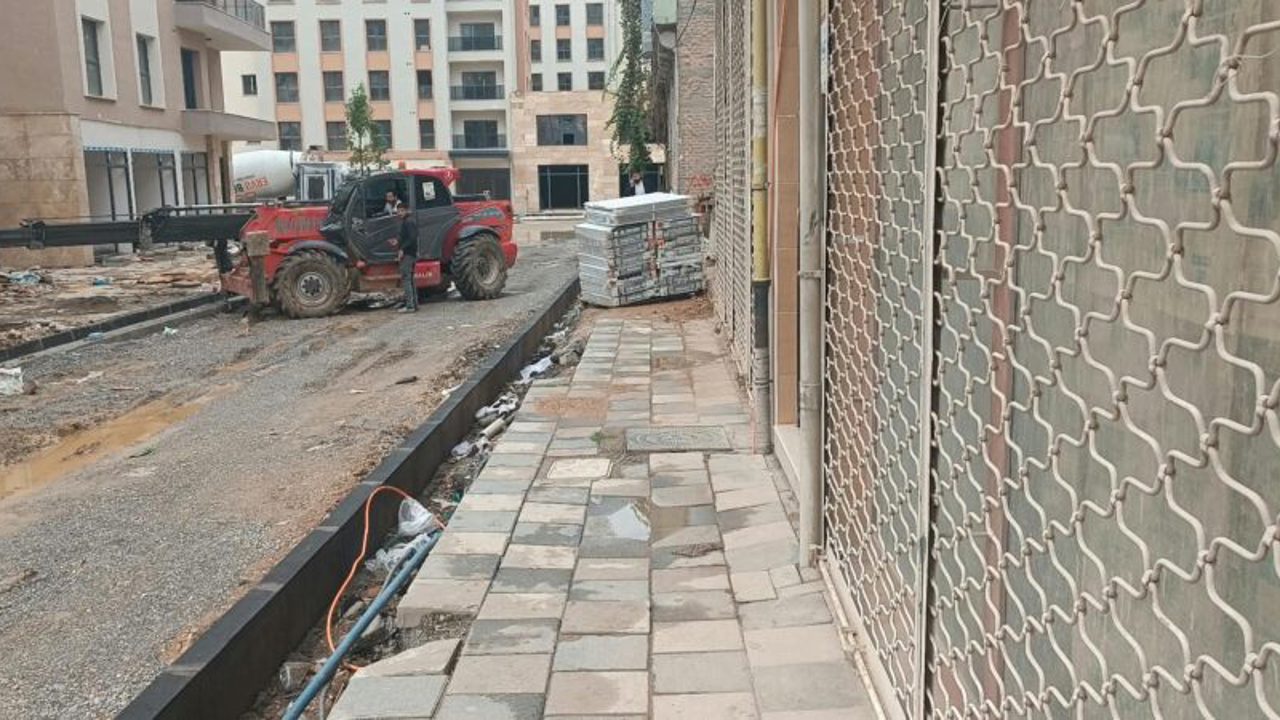 Yüklenici Firmaya Biran önce bitirsin diye Kırçuval mah. Fedakarlık yaptı Ama !!!