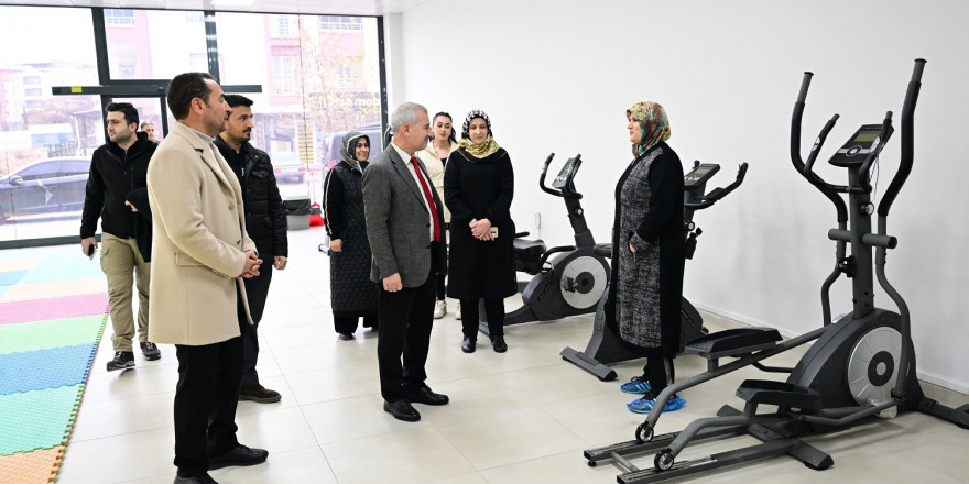 Başkan Çınar, Yeşiltepe Aile Danışmanlık ve Spor Merkezi’ni inceledi