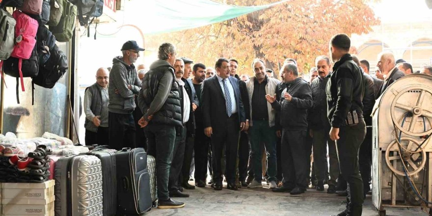 Başkan Gürkan, Mısır Çarşısı esnafıyla bir araya geldi