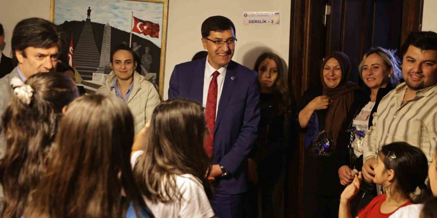 Başkan Kahveci, Kültür Sanat Akademisi’ni ziyaret etti