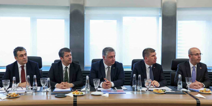 Başkan Mehmet Gürel, İl Belediye Başkanları Toplantısına katıldı