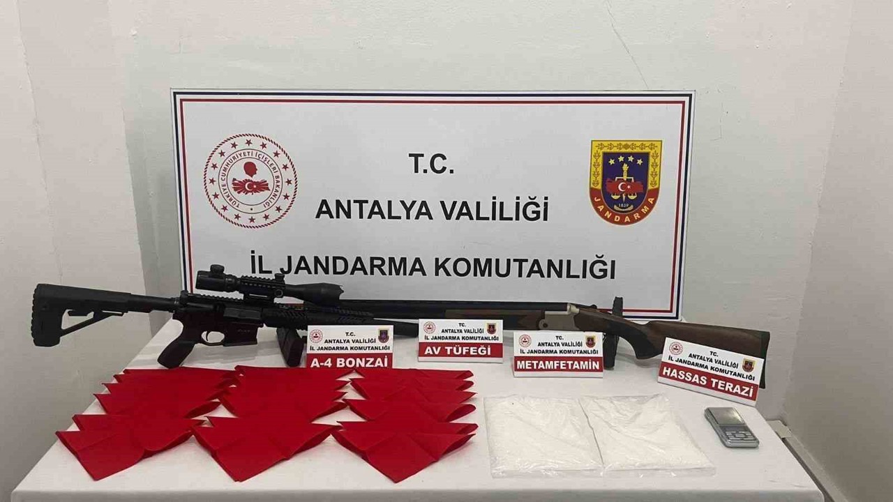 Antalya’da 200 bin kullanımlık uyuşturucu madde ele geçirildi
