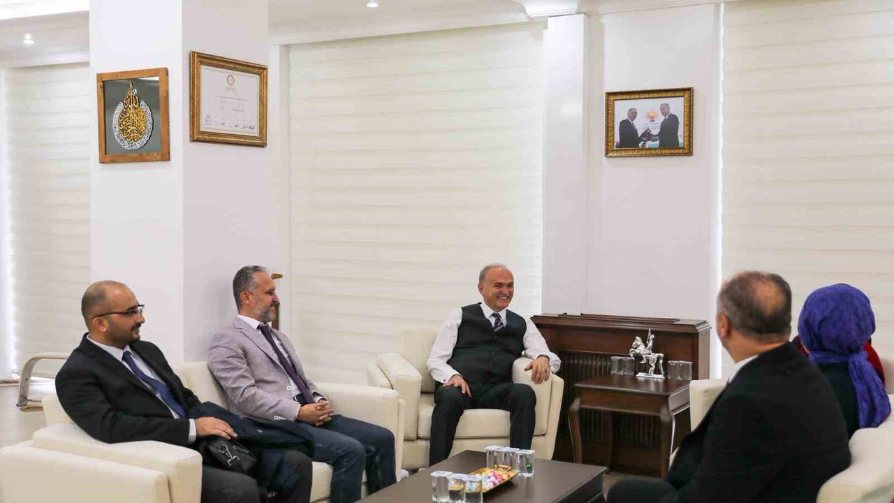 Hayırsever Nursel Metin’den tıbbi cihaz bağışı
