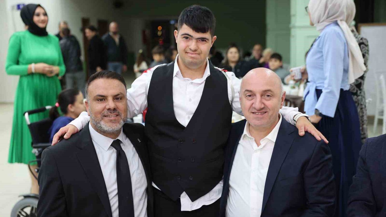 Özel birey Eren için coşkulu asker uğurlaması
