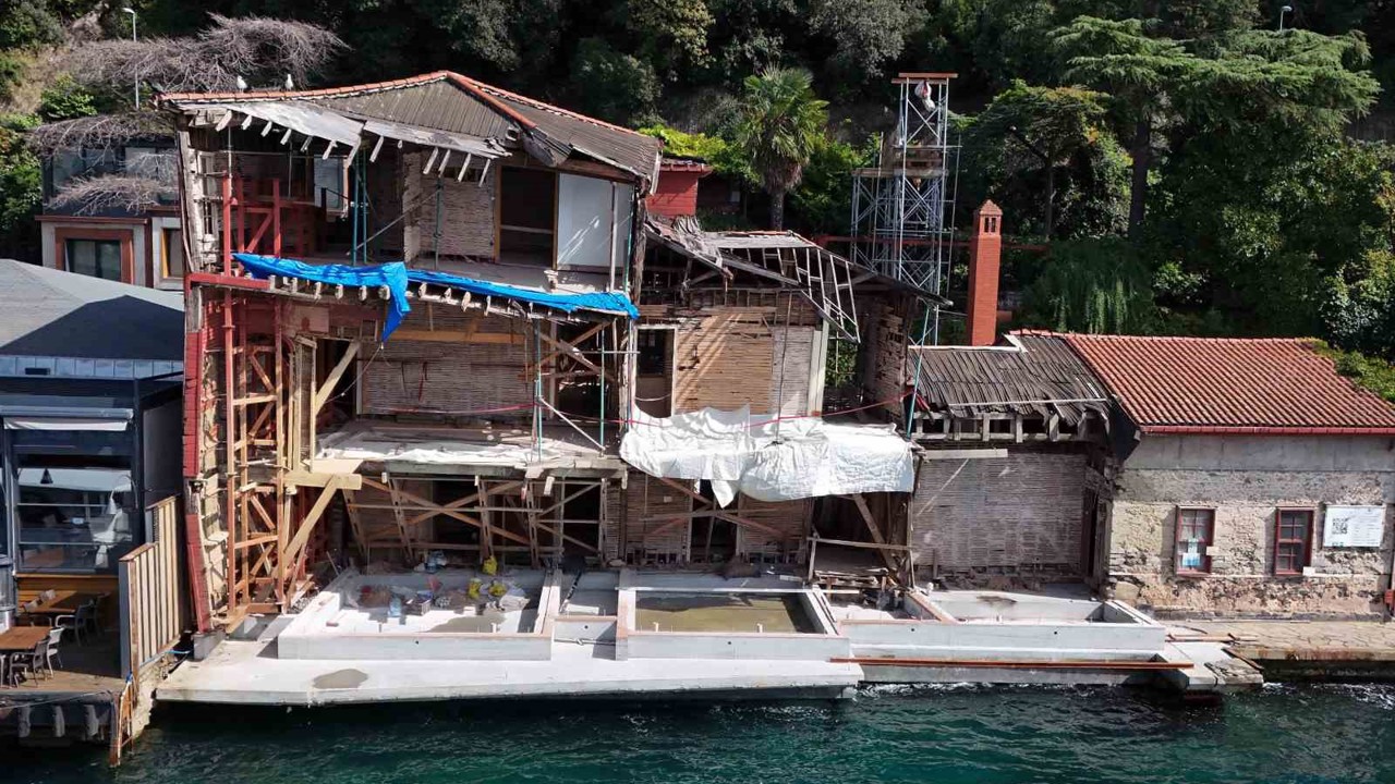 Geminin çarparak yıktığı 346 yıllık yalının zemini 7 yılda onarıldı
