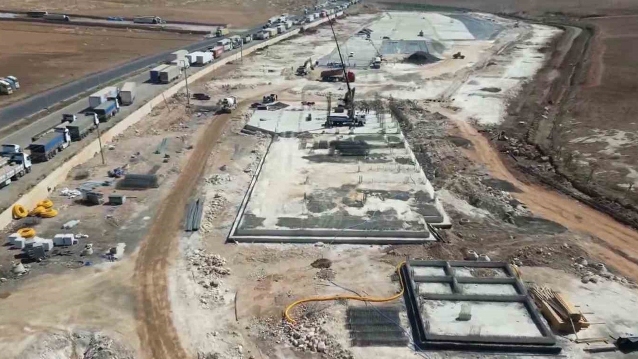 Arap Yarımadası’yla ticarette kavşak nokta olan Cilvegözü’ne tır parkı ve lojistik köy inşa ediliyor
