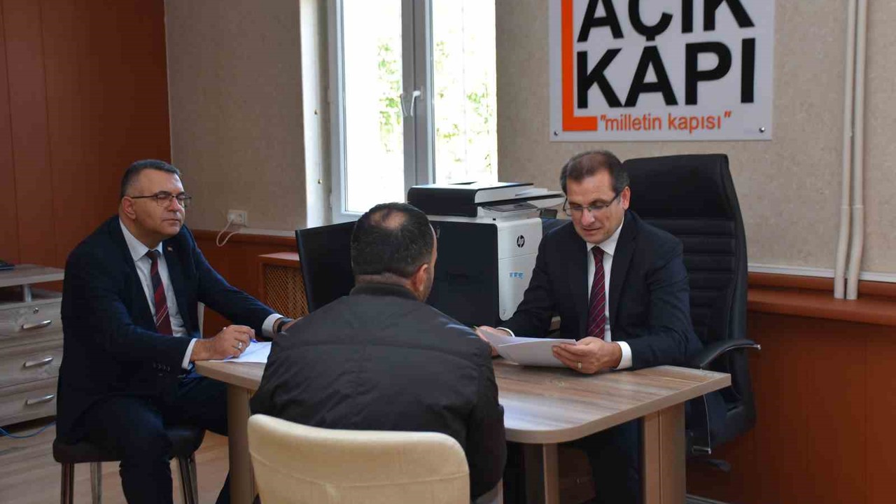Salihli Kaymakamı Güldoğan vatandaşları dinledi
