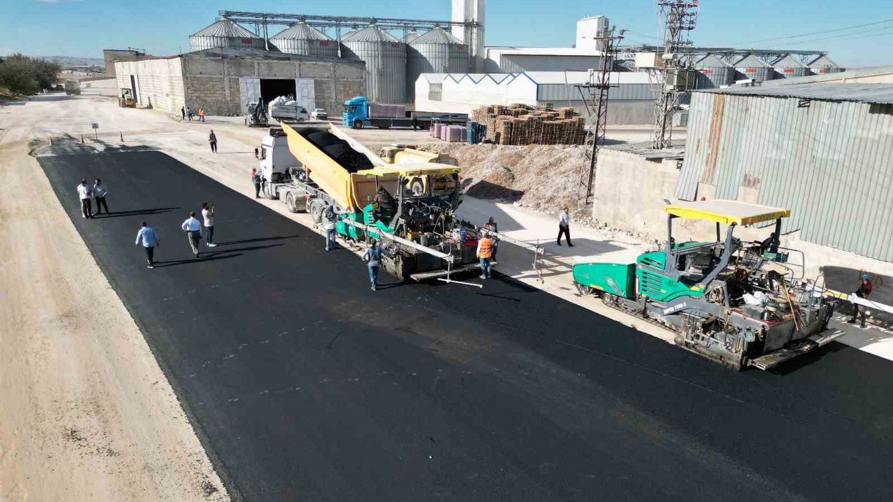 Büyükşehir Belediyesi kentteki yol ihtiyacını gideriyor
