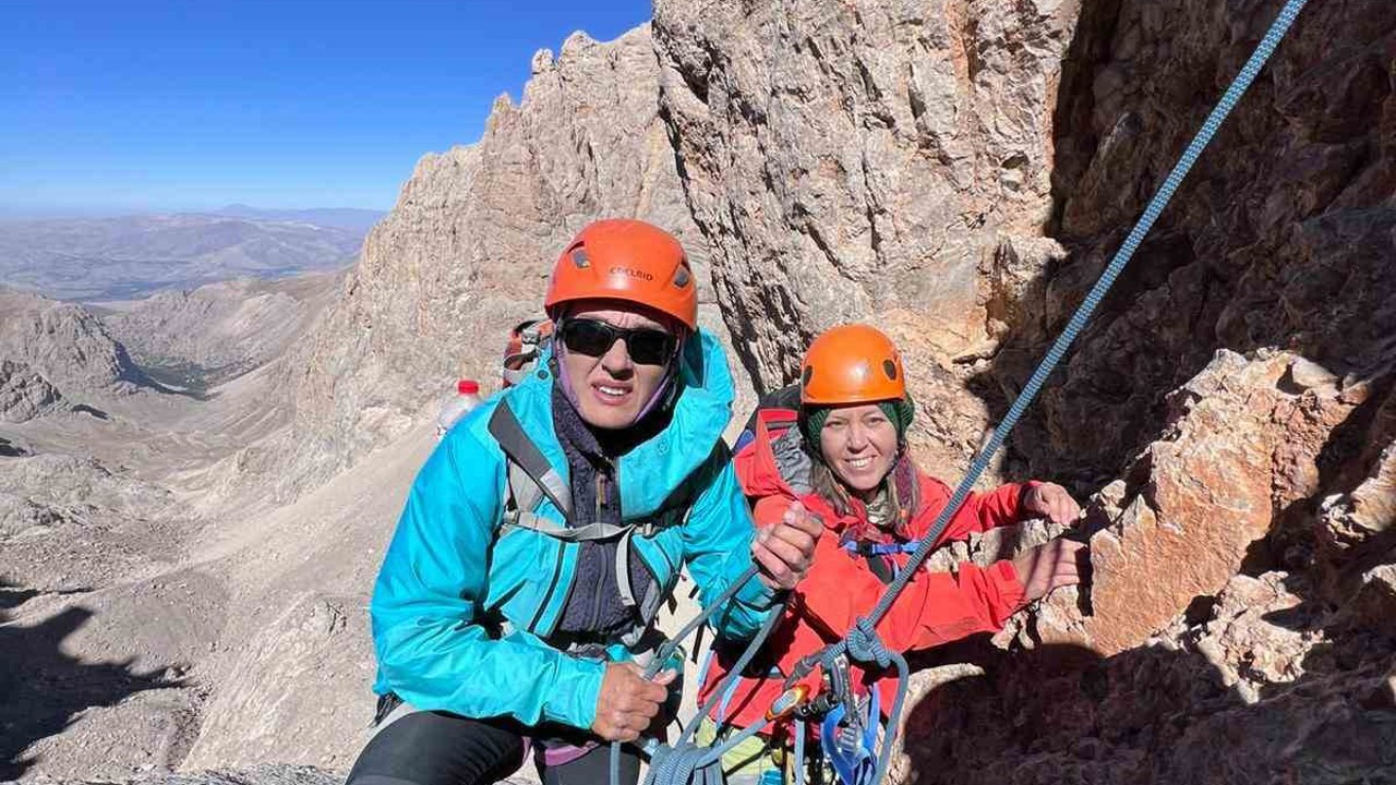 Denizlili dağcılar Kaldı ve Sulağankaya zirvelerine tırmandı
