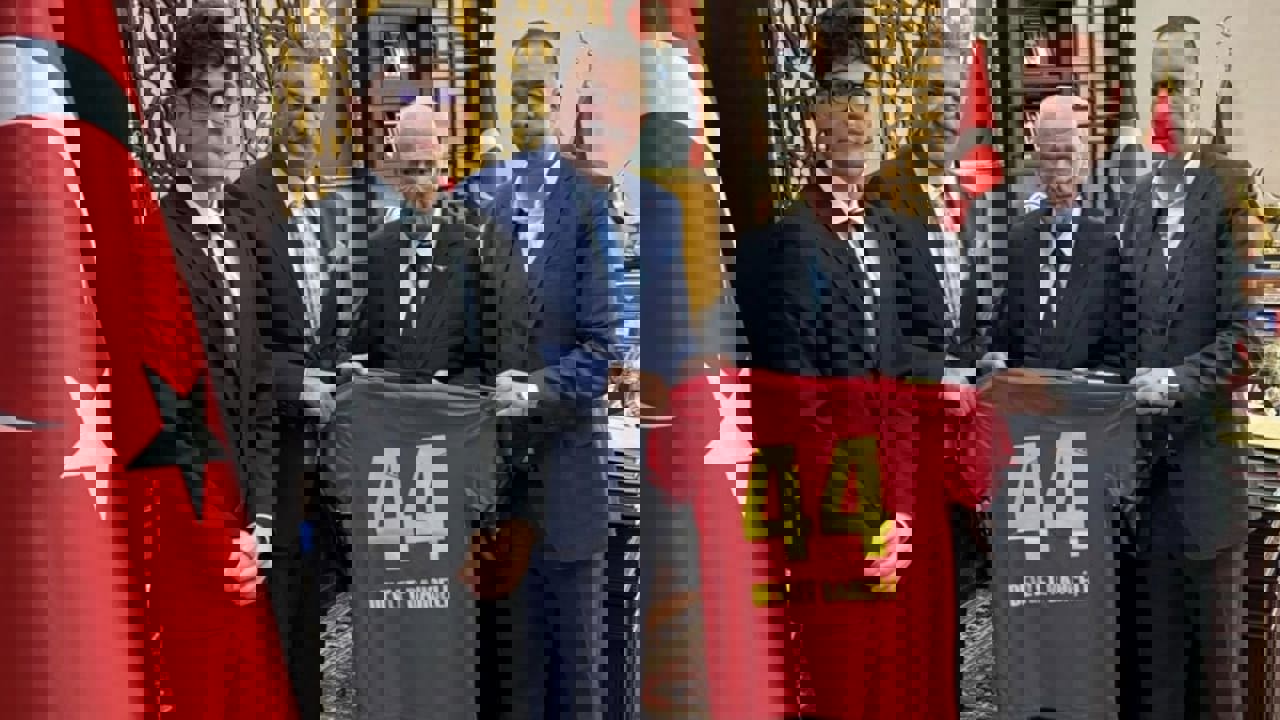 MHP Lideri Devlet Bahçeli, Zor Günler Geçiren Yeni Malatyaspor Yönetimini Kabul Etti