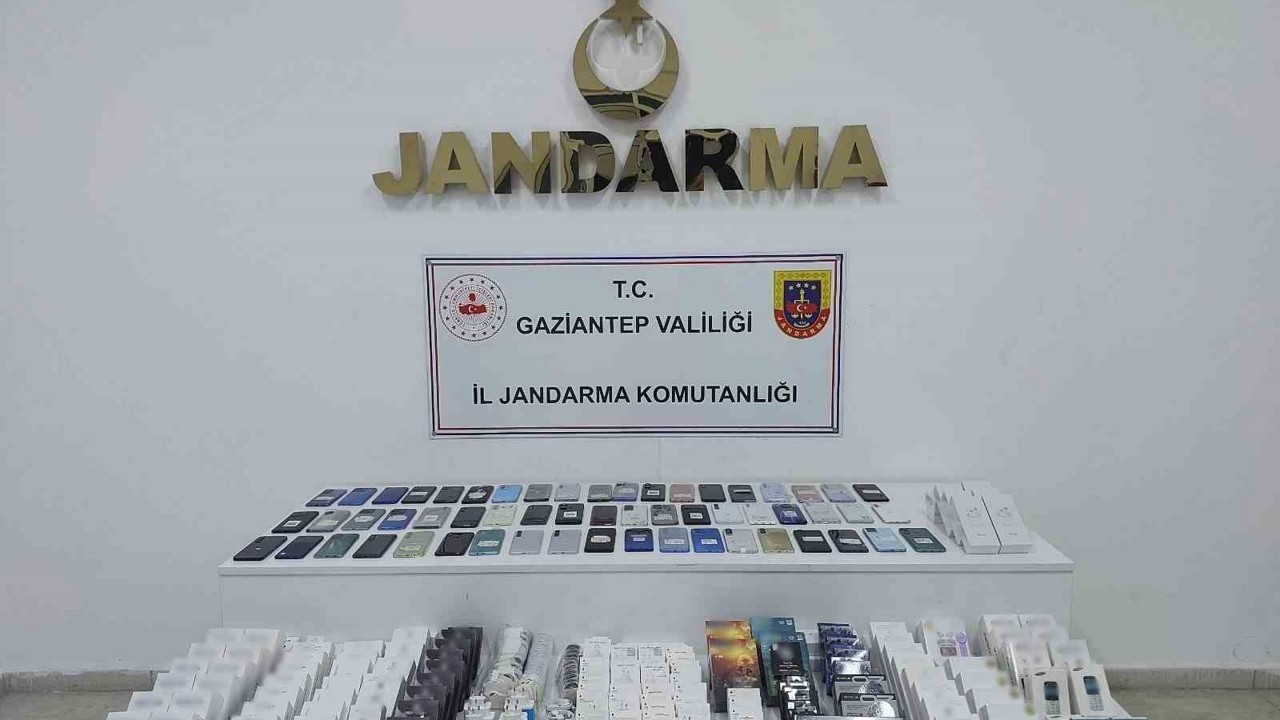 Gaziantep’te 1,9 milyon TL değerinde kaçak elektronik ürün ele geçirildi: 1 gözaltı
