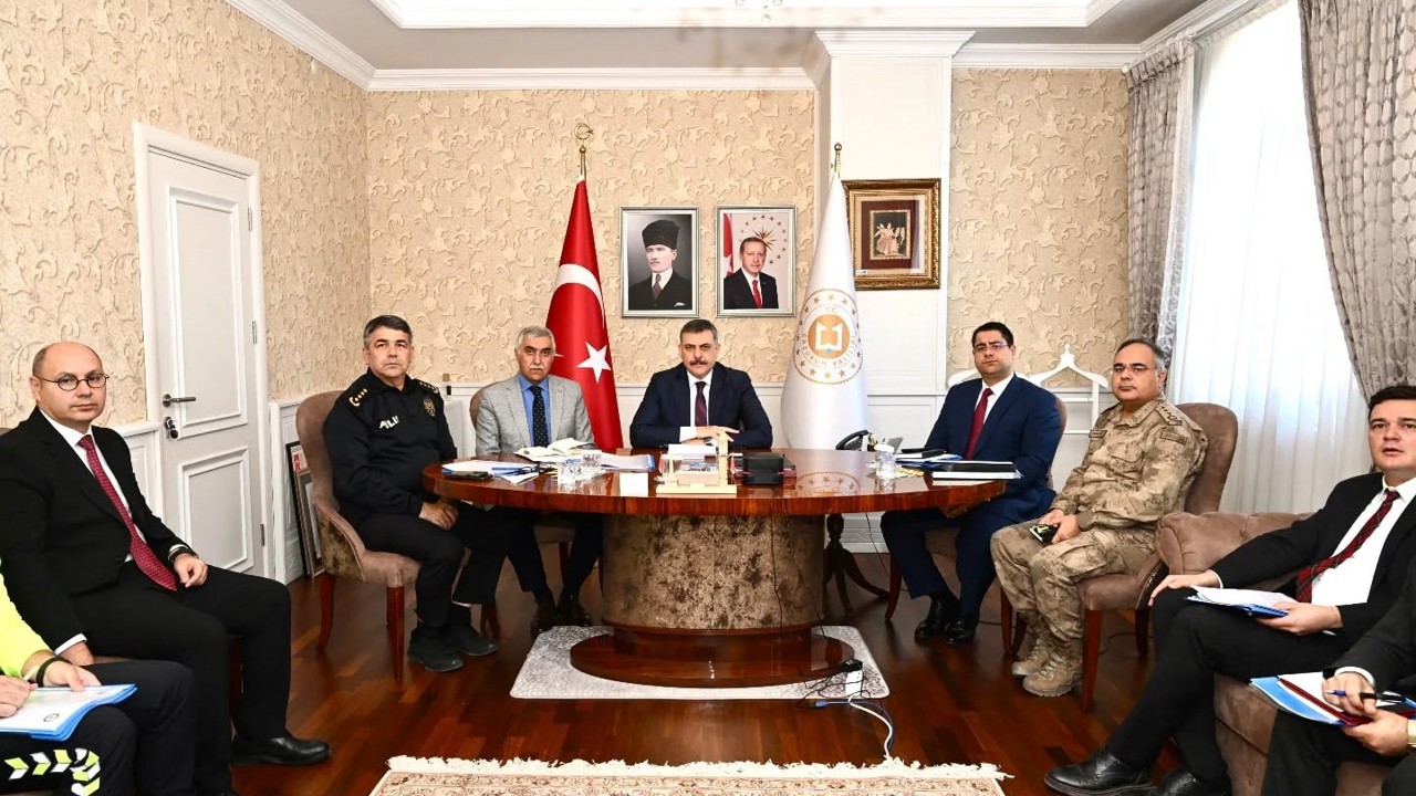 Vali Çiftçi, Bakanlar Yerlikaya ve Uraloğlu ile VKS toplantısına katıldı

