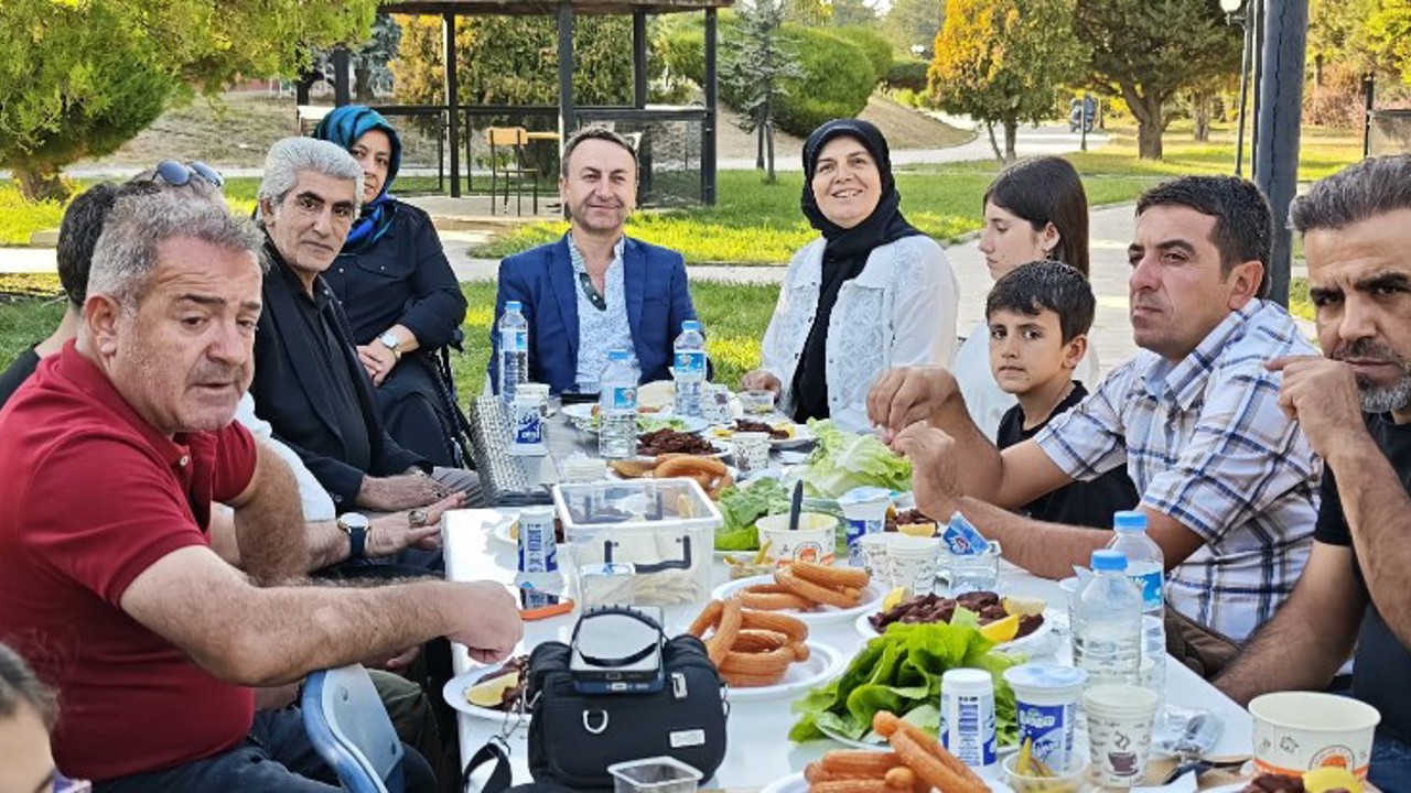 İnönü Üniversitesi’nde “Suna Bax’ın Yeri” Etkinliği: Öğrencilere Anne Şefkatiyle Ev Sıcaklığı