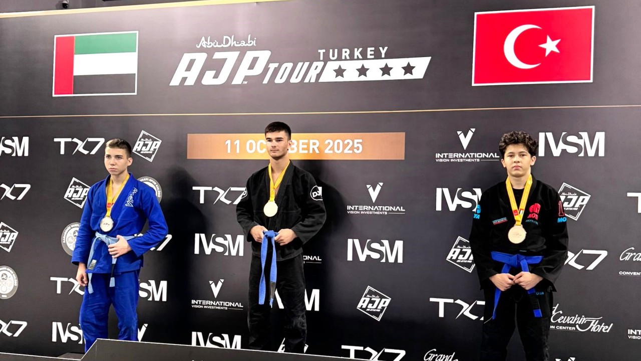 Yakın Doğu Koleji öğrencisi Deniz Turan’dan, AJP Türkiye Jiu-Jitsu Şampiyonası’nda 2 madalya
