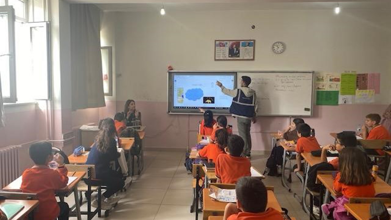 Tunceli’de öğrencilere kooperatifçilik eğitimi verildi
