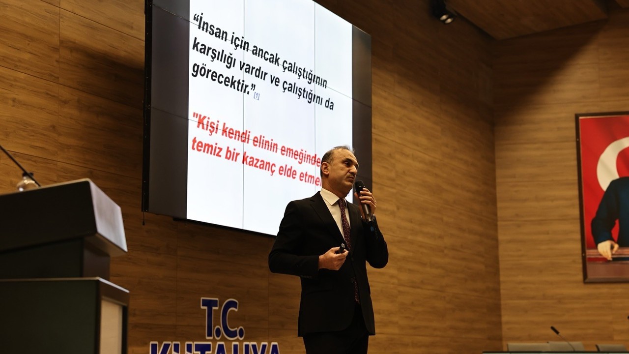 Belediye personeline "İş ahlakı" eğitimi verildi
