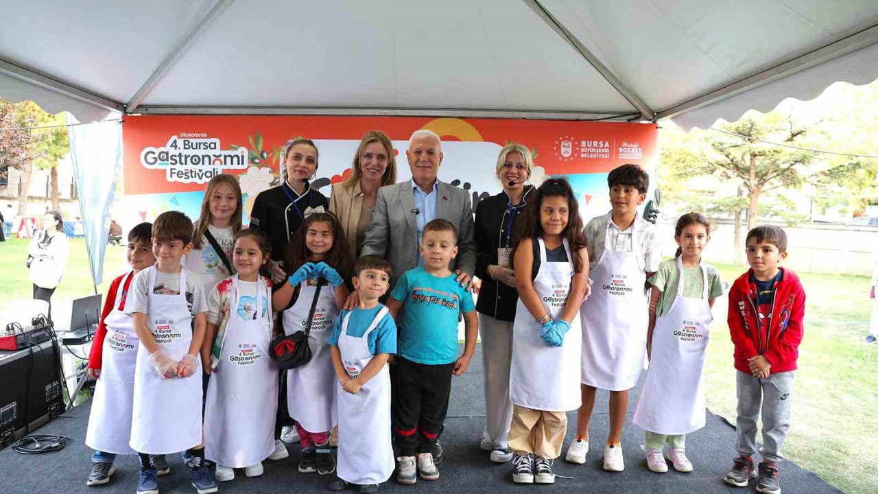 Minik şeflere Bozbey amcalarından alkış
