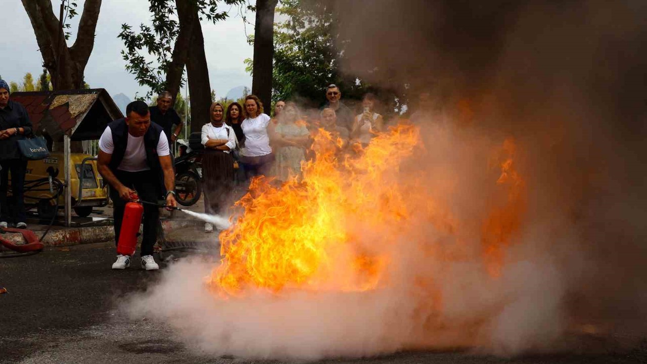 Büyükşehir çalışanlarına yangın eğitimi ve tatbikat
