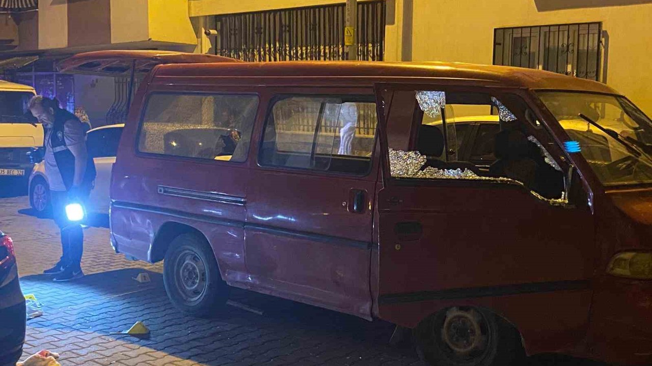 Manisa’da araca silahlı saldırı: 3 yaralı
