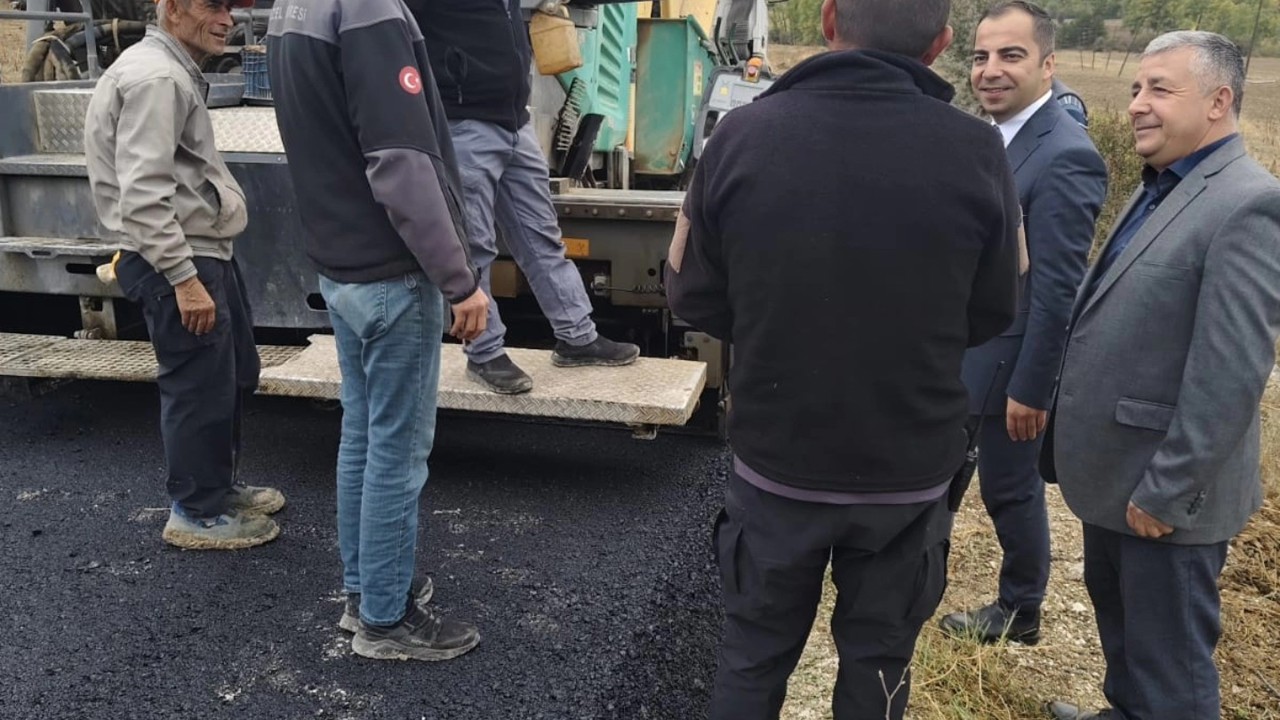 Yenipazar’da yol çalışmalarına Kaymakam Uçar’dan destek
