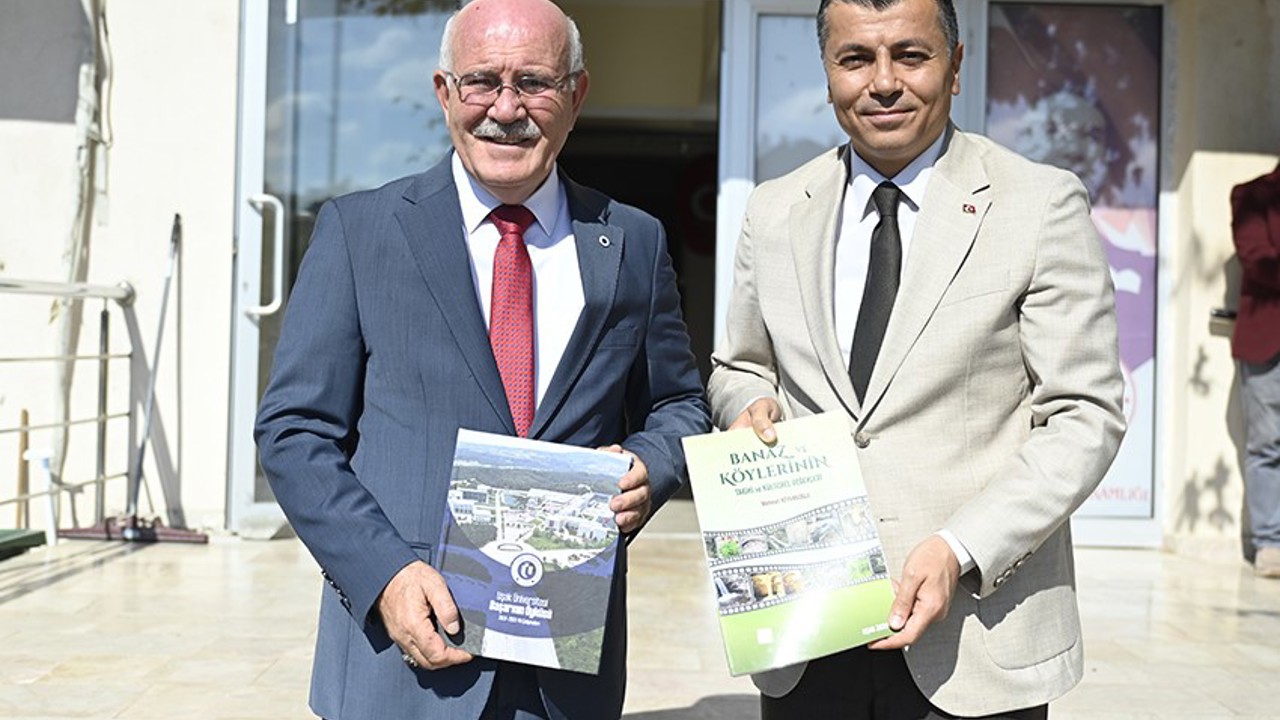 Rektör Prof. Dr. Savaş, Banaz MYO’yu ziyaret etti
