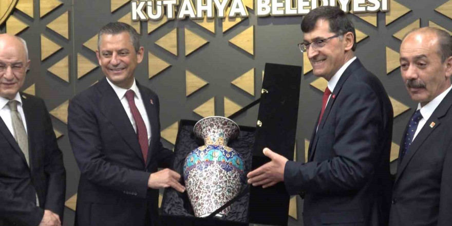CHP Genel Başkanı Özel’den Kütahya Belediye Başkanı Kahveci’ye tebrik ziyareti