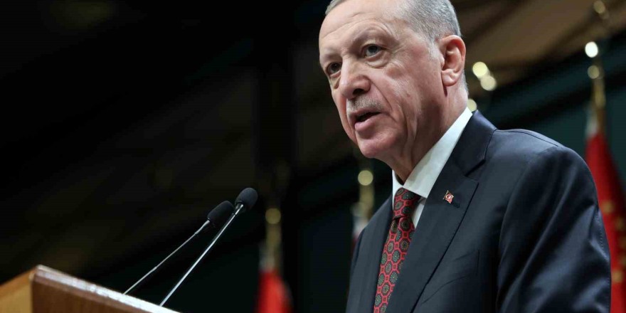 Cumhurbaşkanı Erdoğan: “İsrail nükleer silaha sahip olduğunu açıkça ikrar ve itiraf ediyor. Fakat bu konuda ne BM Güvenlik Konseyi ne Uluslararası Atom Enerjisi Ajansı herhangi bir inceleme başlatmıyor. Bugün İsrail’e se...