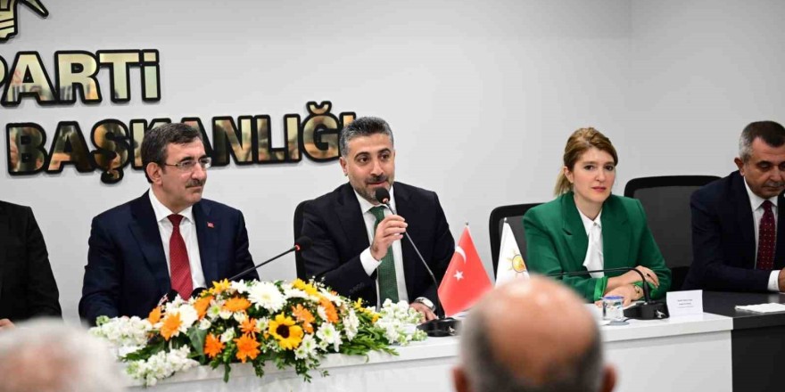 Cumhurbaşkanı Yardımcısı Yılmaz, Malatya’da AK Parti Teşkilatını ziyaret etti