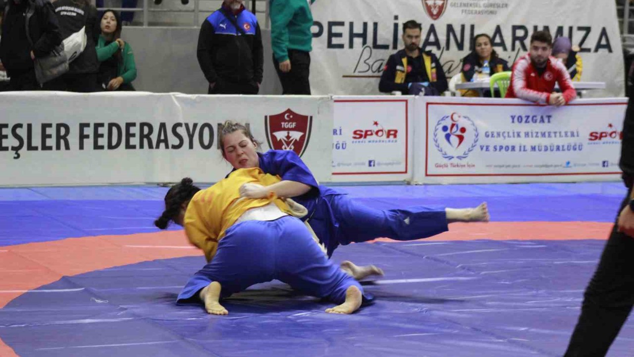 Yozgat’ta düzenlenen Kuşak Güreşi Türkiye Şampiyonası tamamlandı
