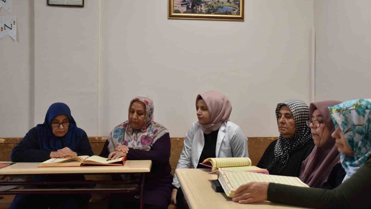 70 yaşında Kur’an-ı Kerim okumayı öğrendi
